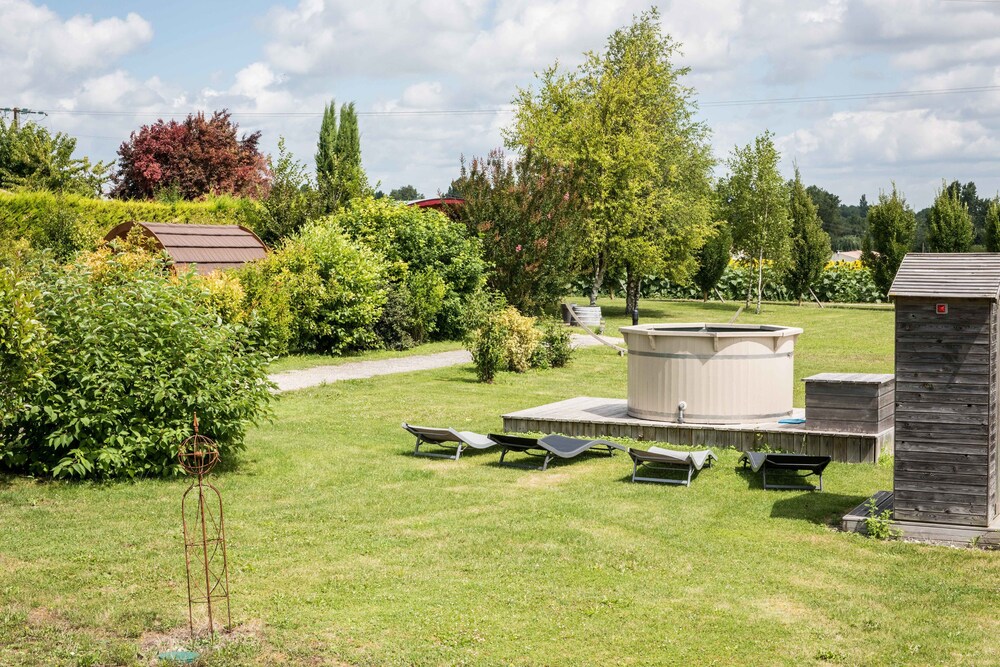 Domaine des Vignères - carbon neutral hotel in Jonzac