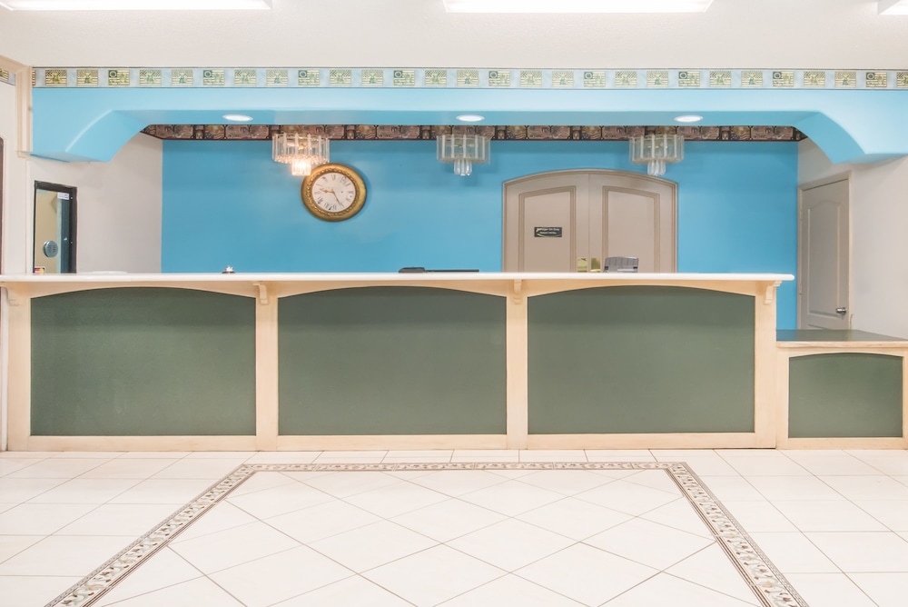 Texas Inn and Suites City Center at University Dr. - photo 3