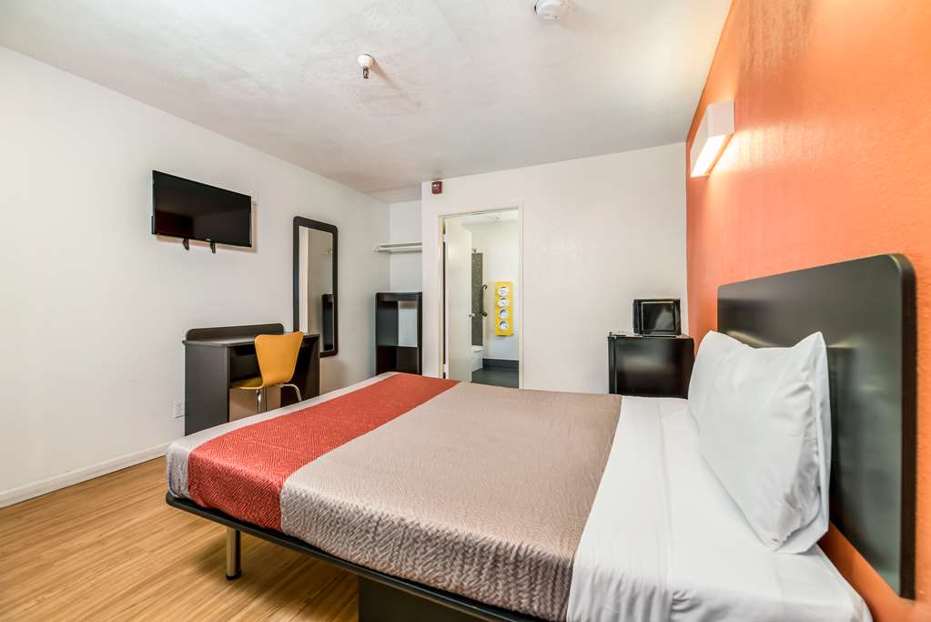 Motel 6 Westley CA - photo 14