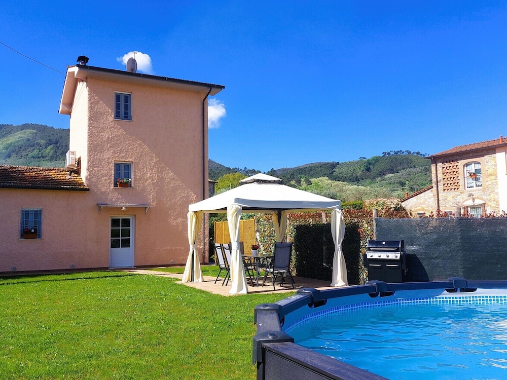 Casina di Andrea With Above Ground Pool Capannori