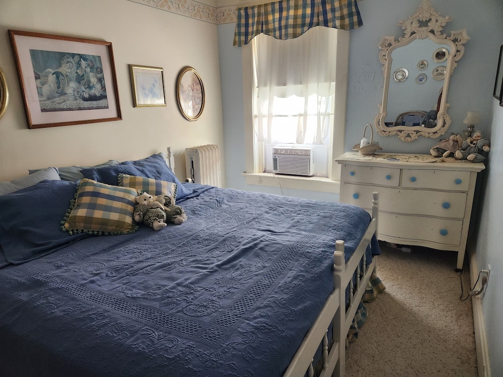 Inn of the Six Toed Cat - photo 15