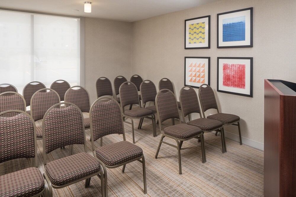 Holiday Inn Express Springfield by IHG - photo 41