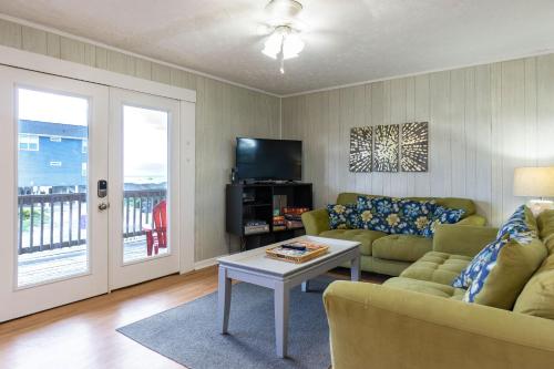 BeachyPeachyKeen by Oak Island Accommodations - photo 36
