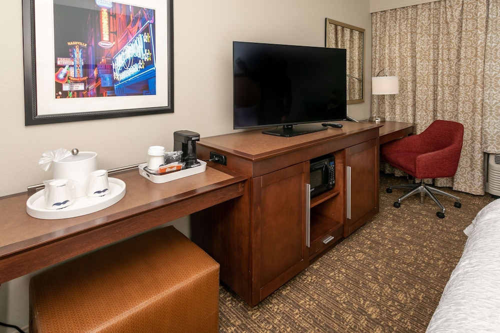 Hampton Inn & Suites Nashville Green Hills - photo 9