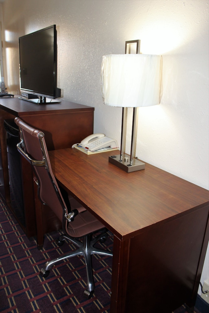 Bluegrass Inn - photo 18