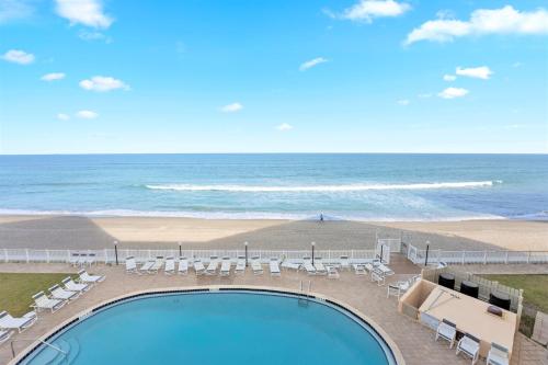 Paradise Beach Club Oceanfront and Penthouse — hotel in Satellite Beach