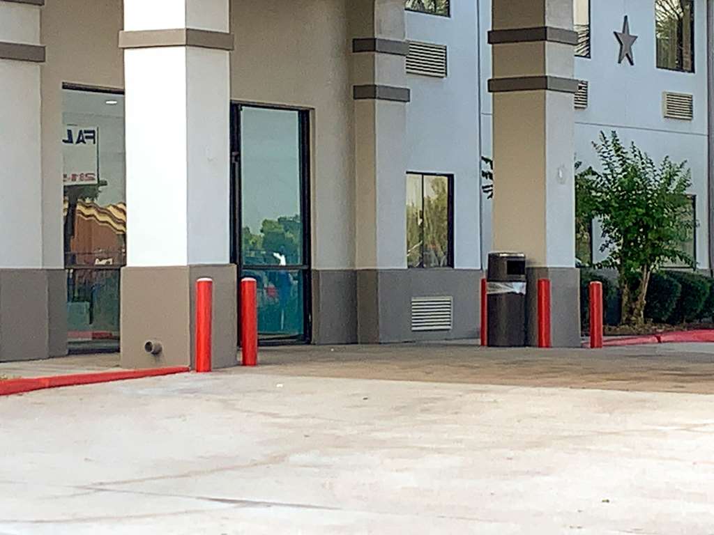 Motel 6 Houston TX Hwy 249 and Fallbrook - photo 2