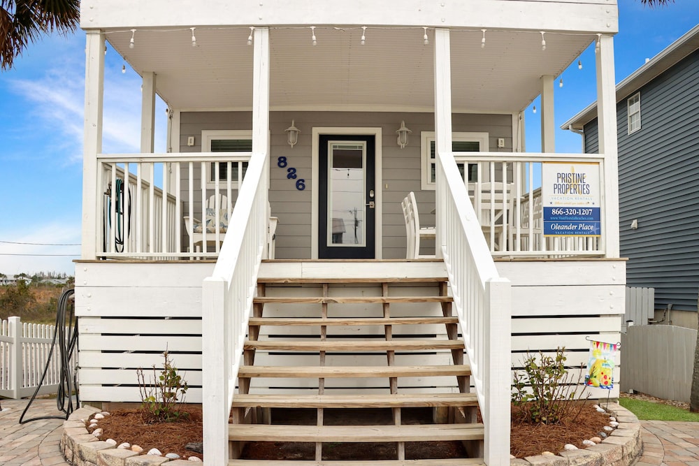 Oleander Place by Pristine Properties Vacation Rentals — 4-Star Luxury Hotel in Mexico Beach, United States