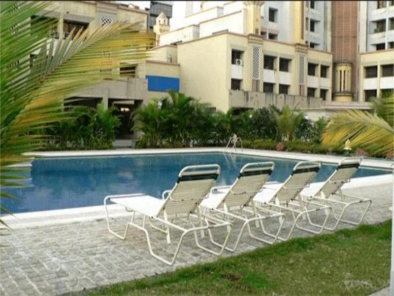 Capital O 48073 K Star Hotel