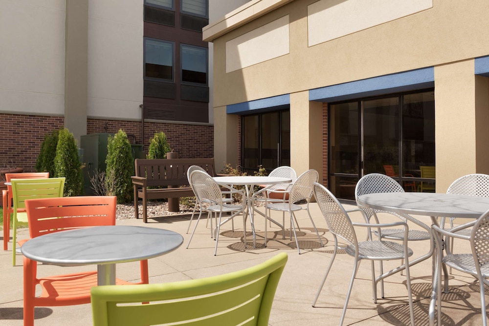 Hampton Inn Appleton Fox River Mall Area - photo 28