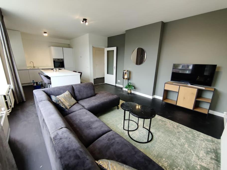 k50159 Spacious and modern apartment near the city center free parking — 4-Star Luxury Hotel in Eindhoven, Netherlands