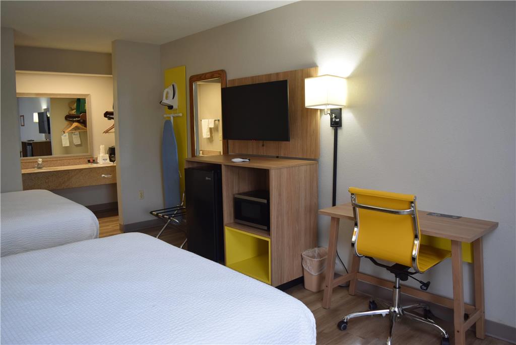 Days Inn by Wyndham Elberton - photo 22