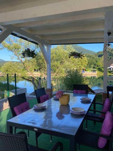 Una Luxury Home — 4-Star Luxury Hotel in Bihac, Bosnia and Herzegovina