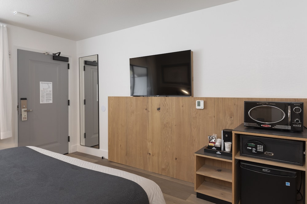 The Lumberjack Hotel - photo 15