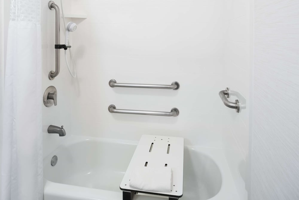 Hampton Inn North Sioux City - photo 24