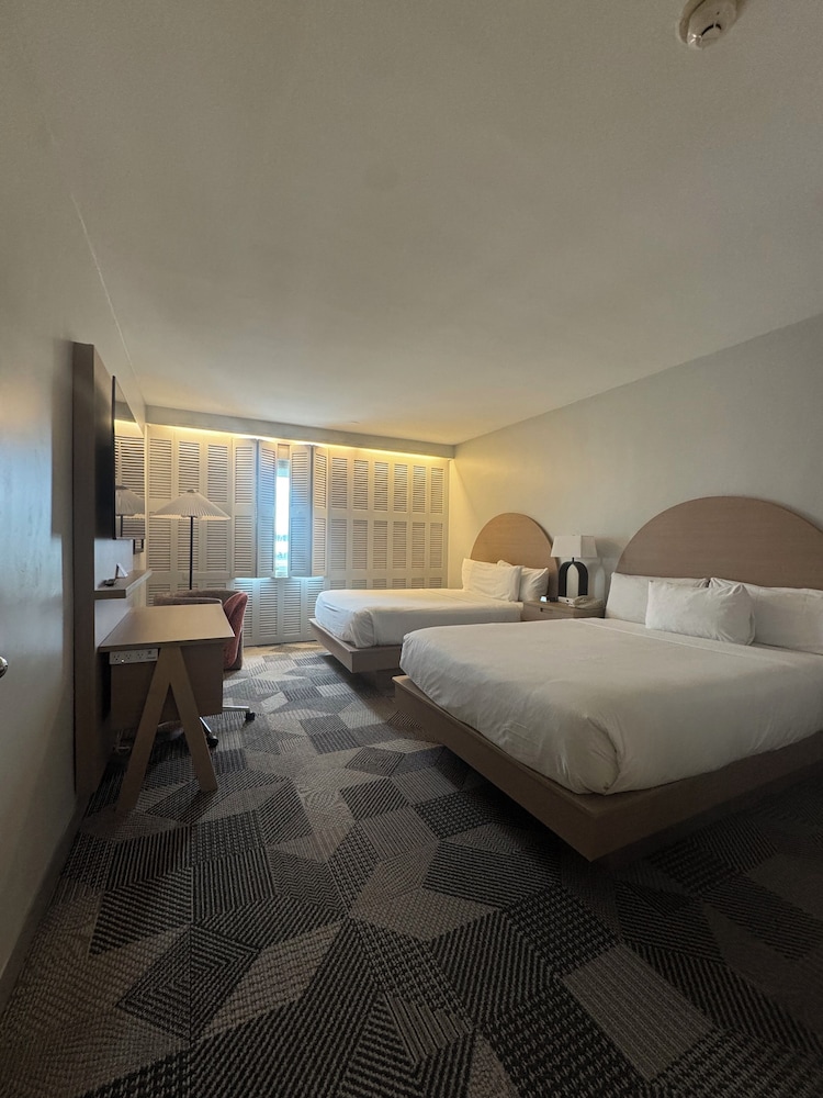 Miami International Airport Hotel - photo 10