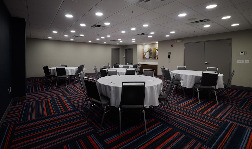 Hampton Inn & Suites Radcliff Fort Knox - photo 67
