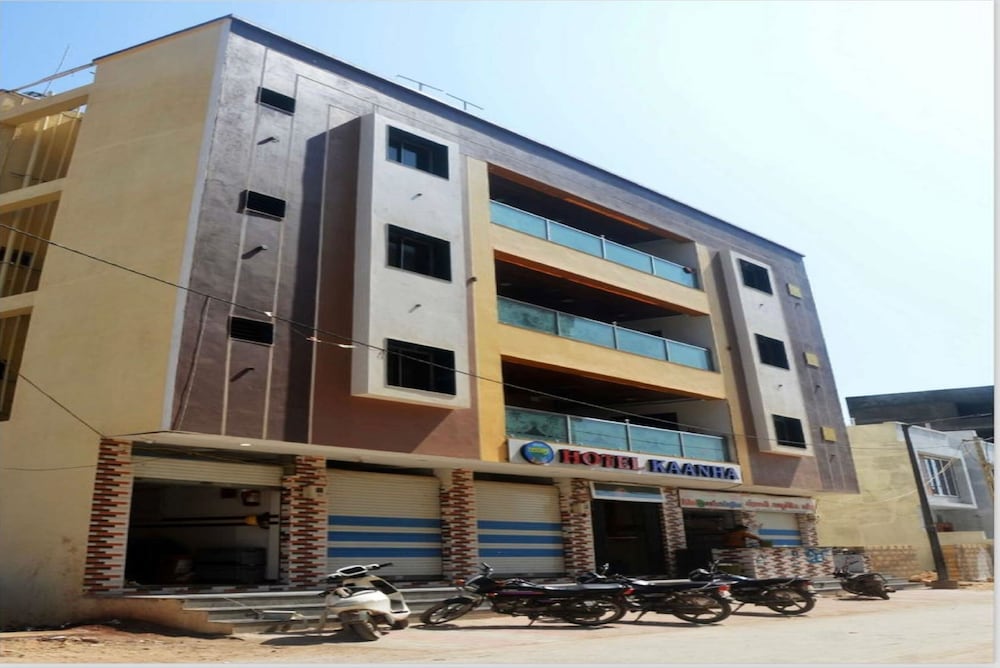 Hotel Kaanha in Dwarka, India
