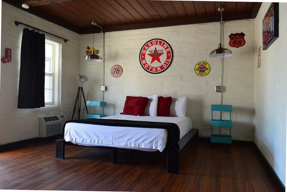 Sterling Gardens Hotel - photo 25