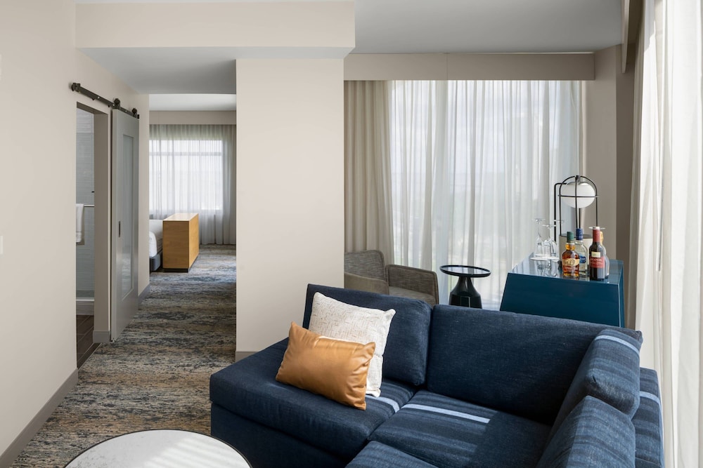 Luminary Hotel & Co. Autograph Hotels - photo 33