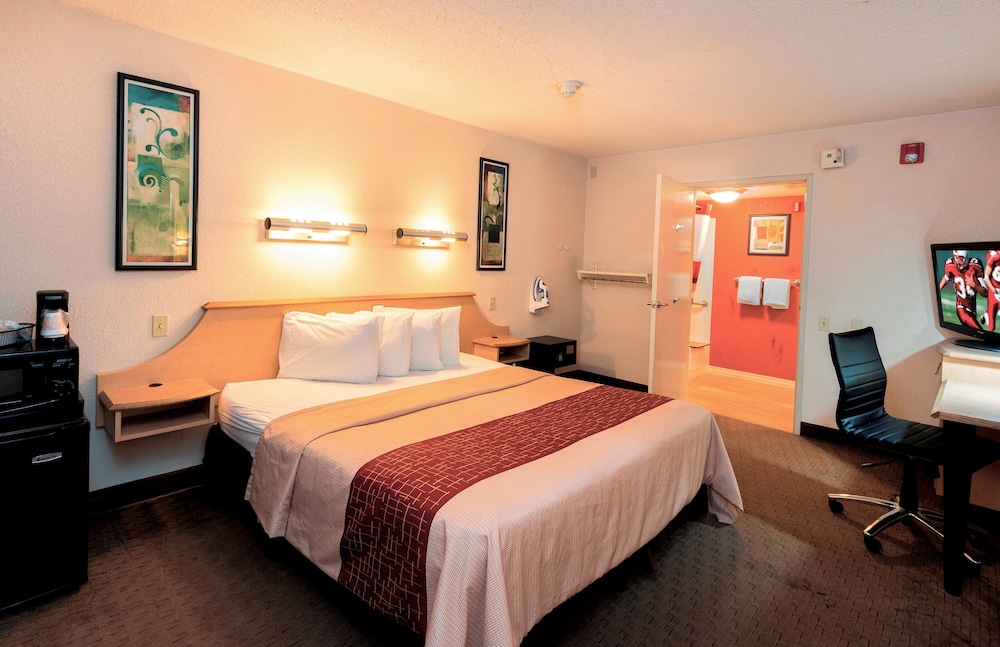 Red Roof Inn San Antonio Airport - photo 14