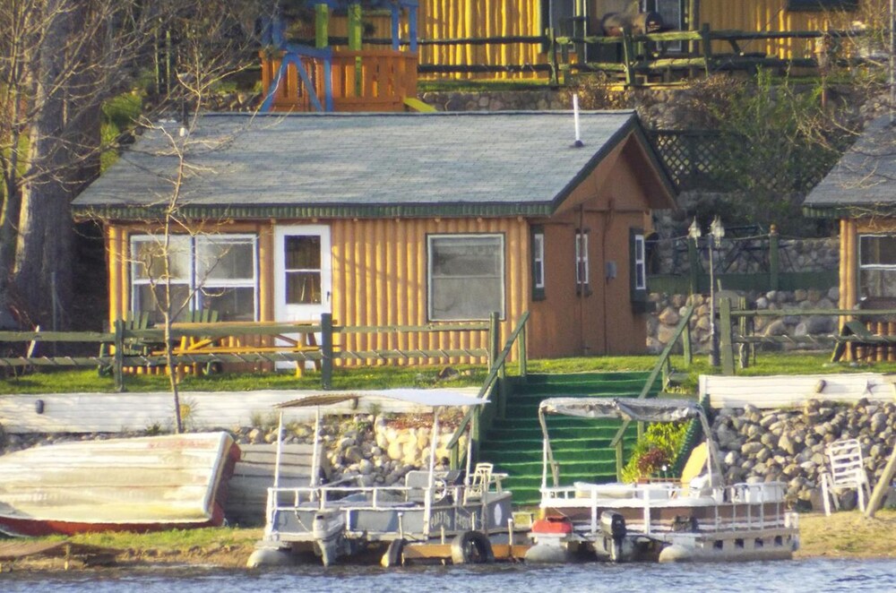 Crooked Lake Resort Cabin 4 - photo 12