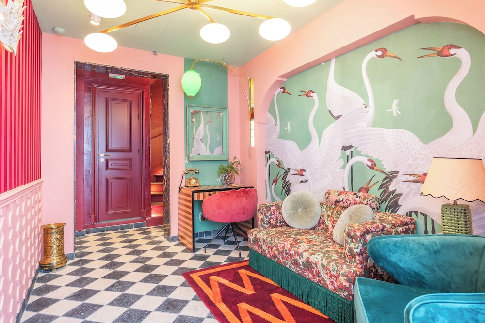 Maison La Bohème Montmartre Studios & Apartments — 4-Star Luxury Hotel in Paris, France