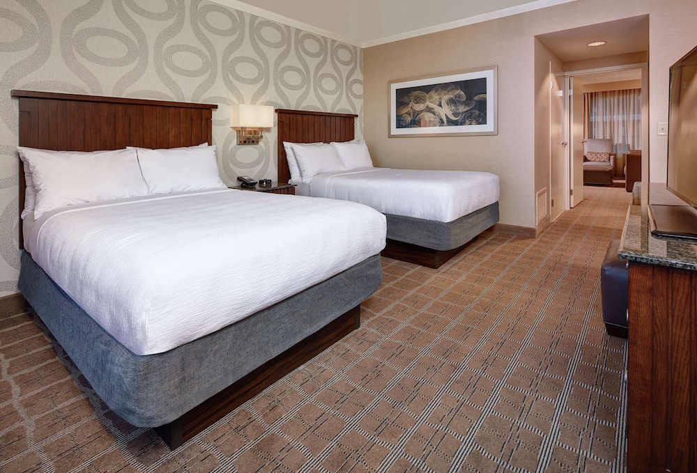 Embassy Suites by Hilton San Diego La Jolla - photo 11