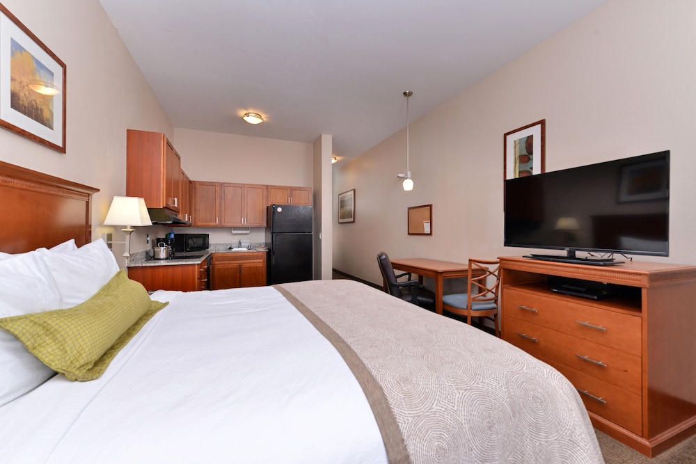 Candlewood Suites San Diego by IHG - photo 8