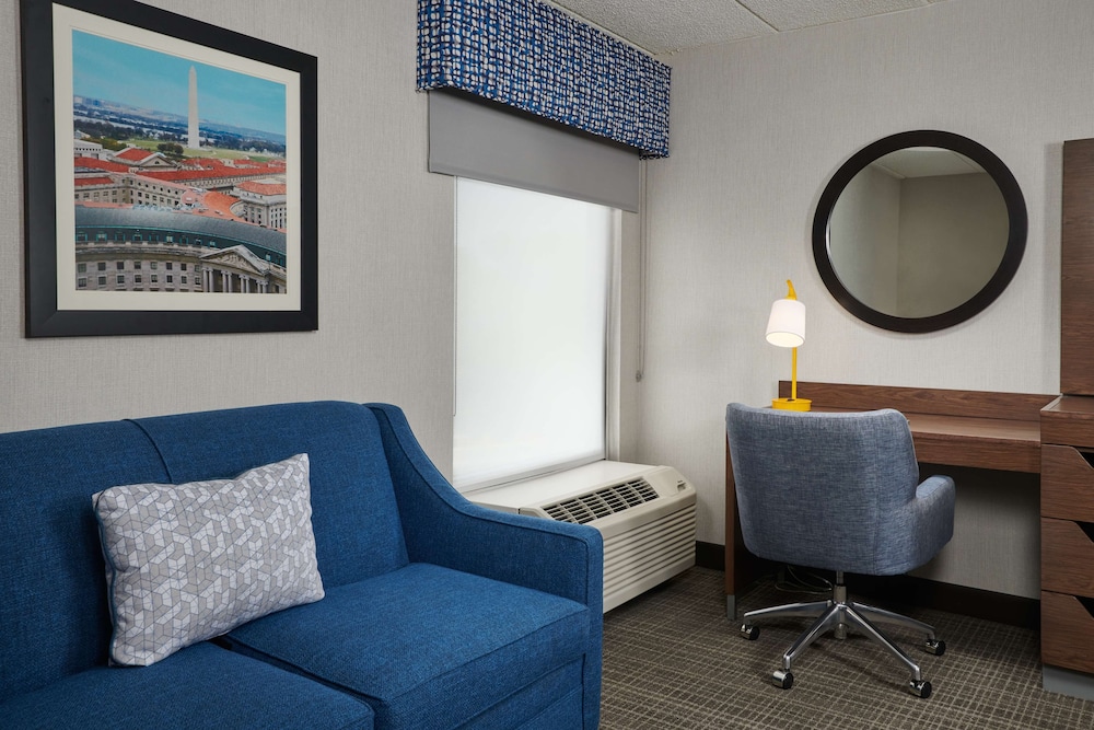 Hampton Inn Fairfax City - photo 15