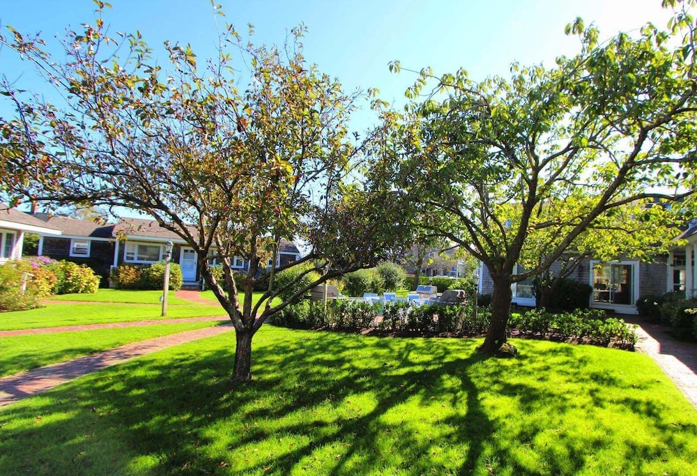 Brant Point Courtyard - photo 26