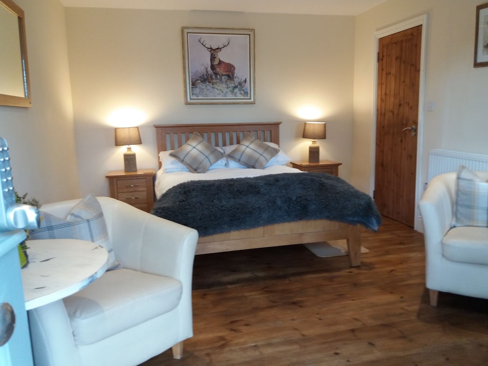 The Stables Deer Park Farm — 4-Star Luxury Hotel in Solihull, United Kingdom