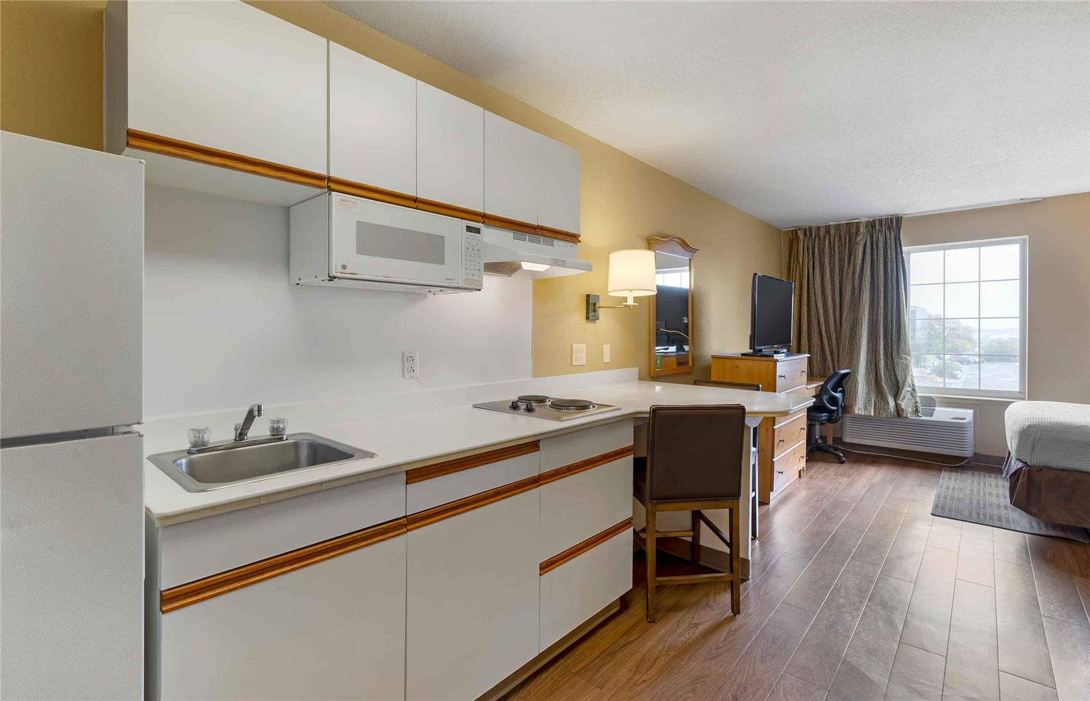 Extended Stay America Suites St Louis Westport Central - photo 25