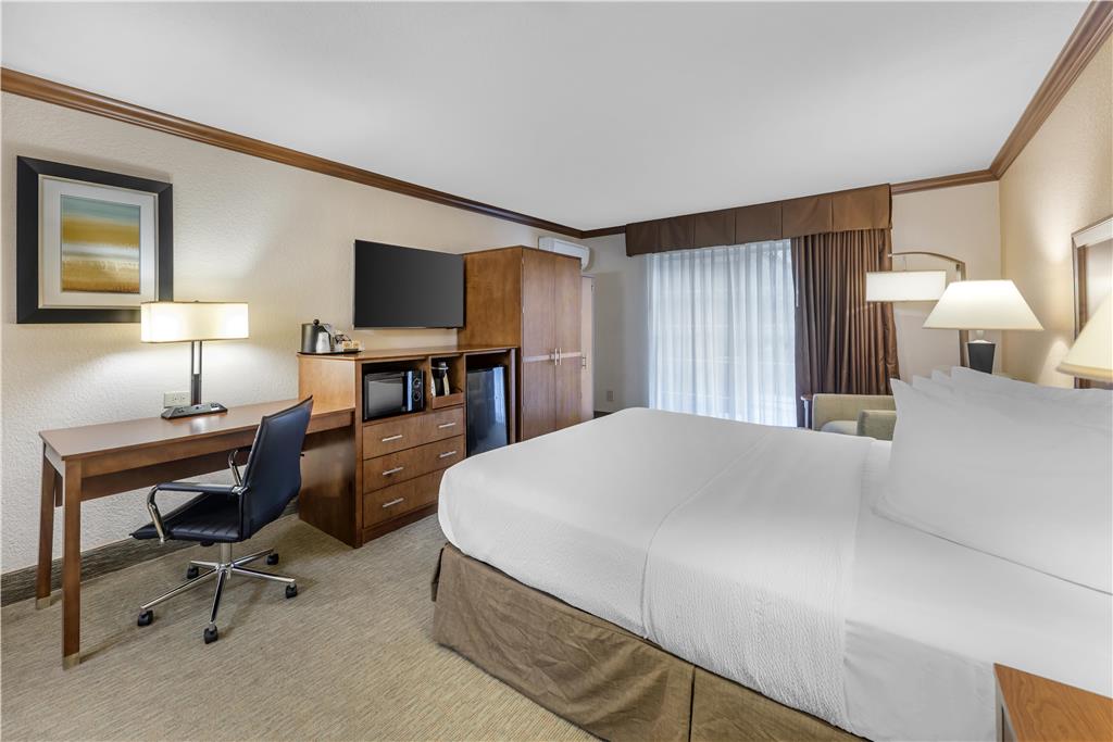 Best Western Plus Atrium Inn - photo 18