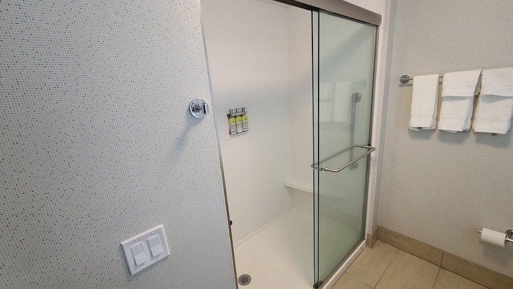 Holiday Inn Express & Suites Chico by IHG - photo 19