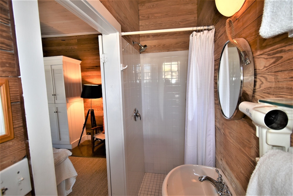 Simonton Court Historic Inn & Cottages - photo 229