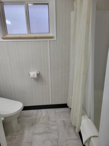 Husker Inn - photo 30