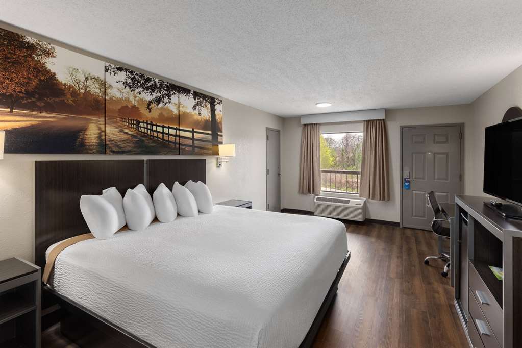 Days Inn by Wyndham Childersburg Sylacauga - photo 15
