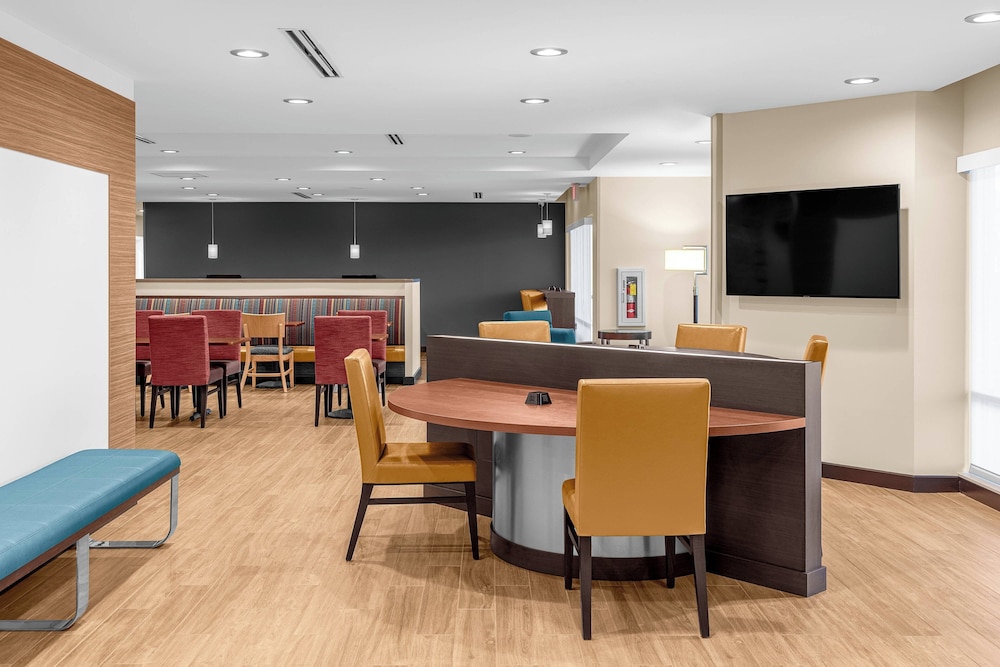 TownePlace Suites by Marriott Cincinnati Fairfield - photo 3