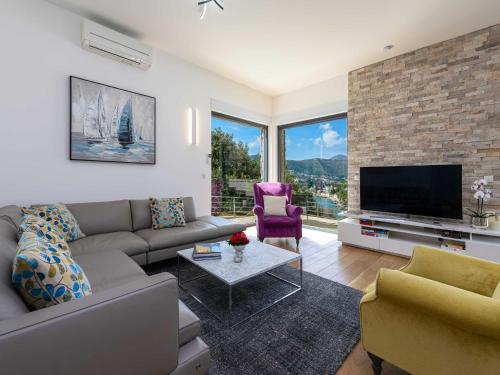 Villa Agave Four Bedroom Villa with Swimming Pool — 4-Star Luxury Hotel in Dubrovnik, Croatia
