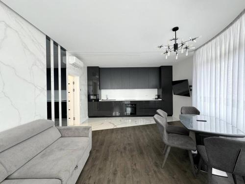 Kamanina 2 bedrooms Amazing Apartment — 4-Star Luxury Hotel in Odessa, Ukraine