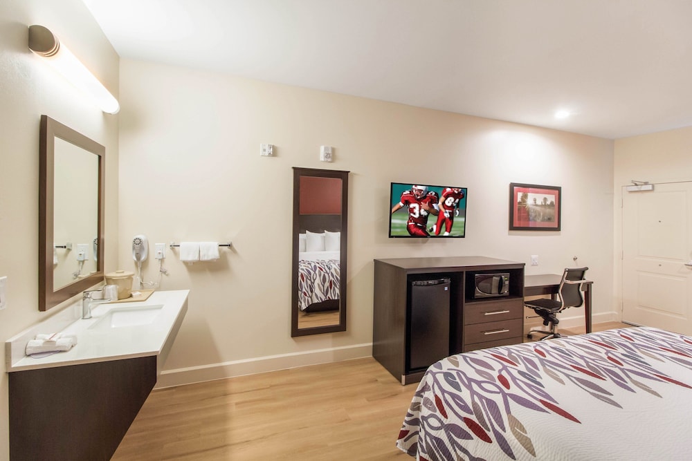 Red Roof Inn Houston Willowbrook - photo 9