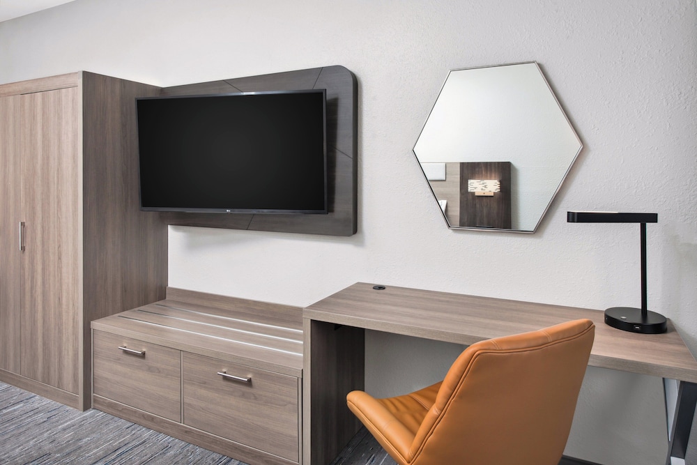 Holiday Inn Express Cleveland Airport Brookpark by IHG - photo 18