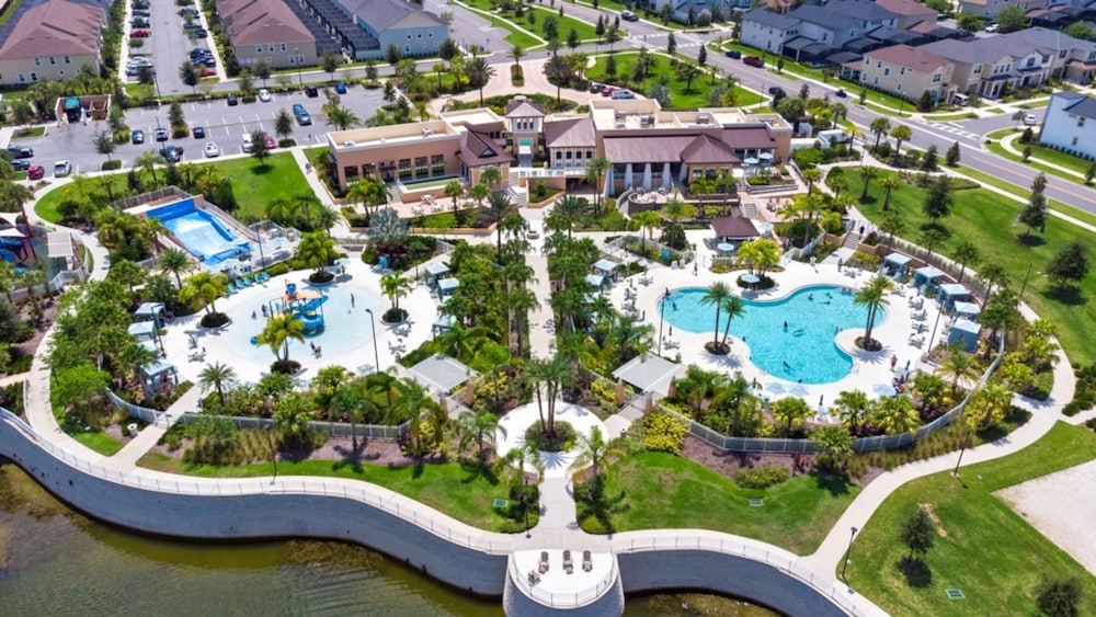 Incredible Resort 4 bed Pool Spa Home - photo 33