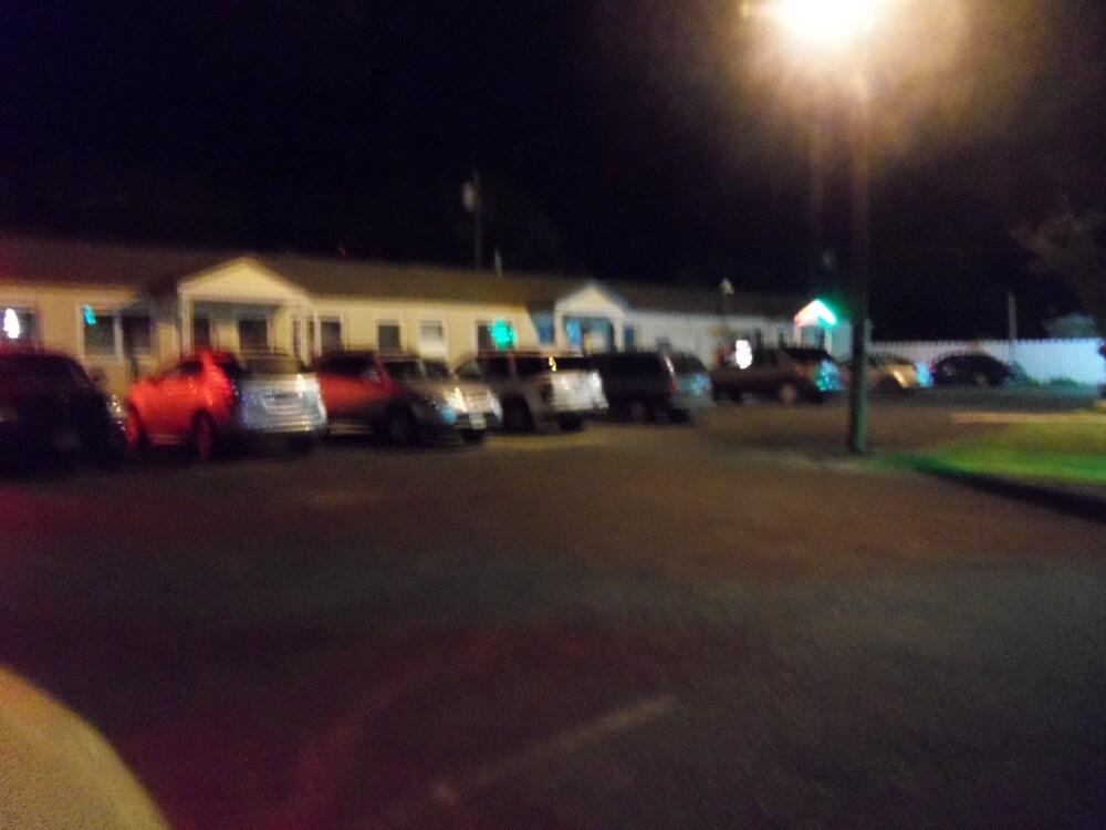Super 54 Inn - last minute hotel in Minneola
