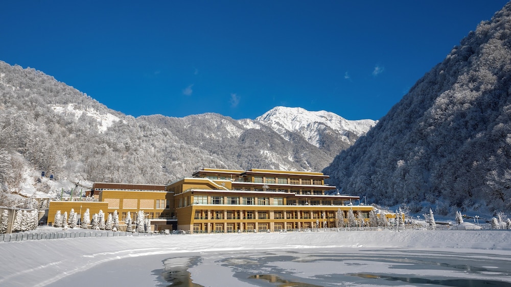 Qafqaz Tufandag Mountain Resort Hotel in Qutqashen, Azerbaijan