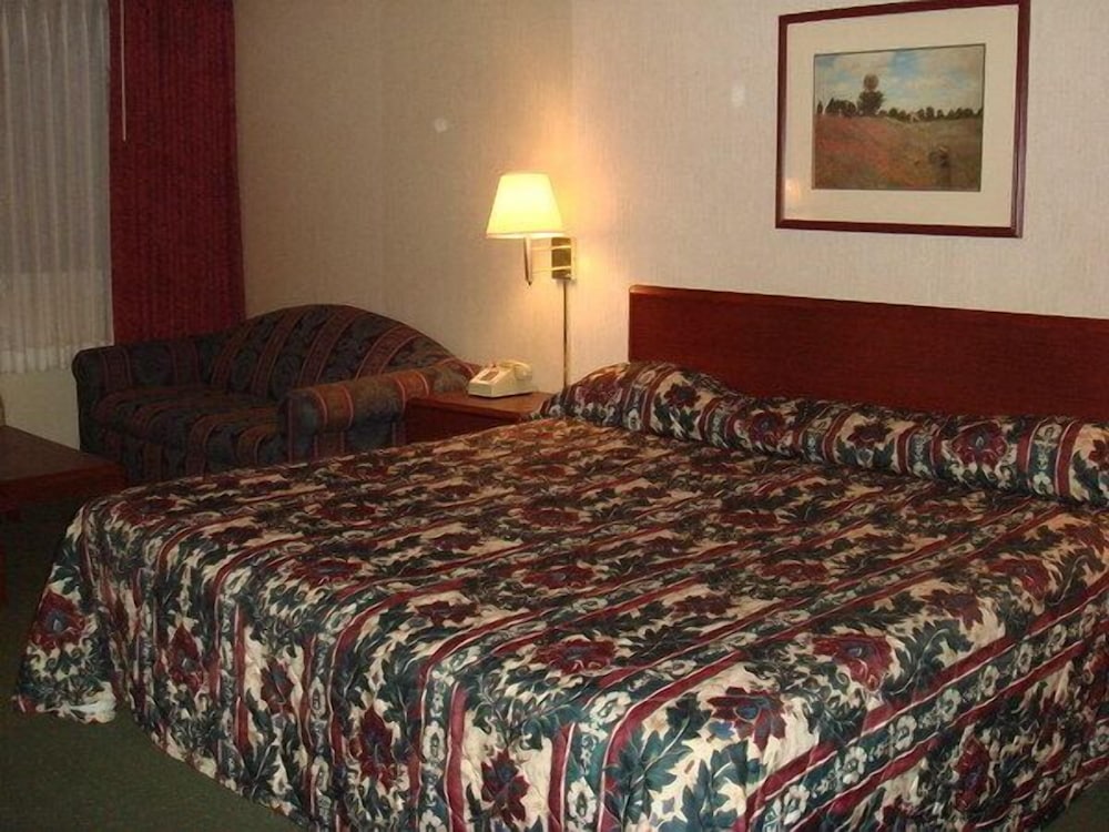 Fairborn Hotel - photo 4