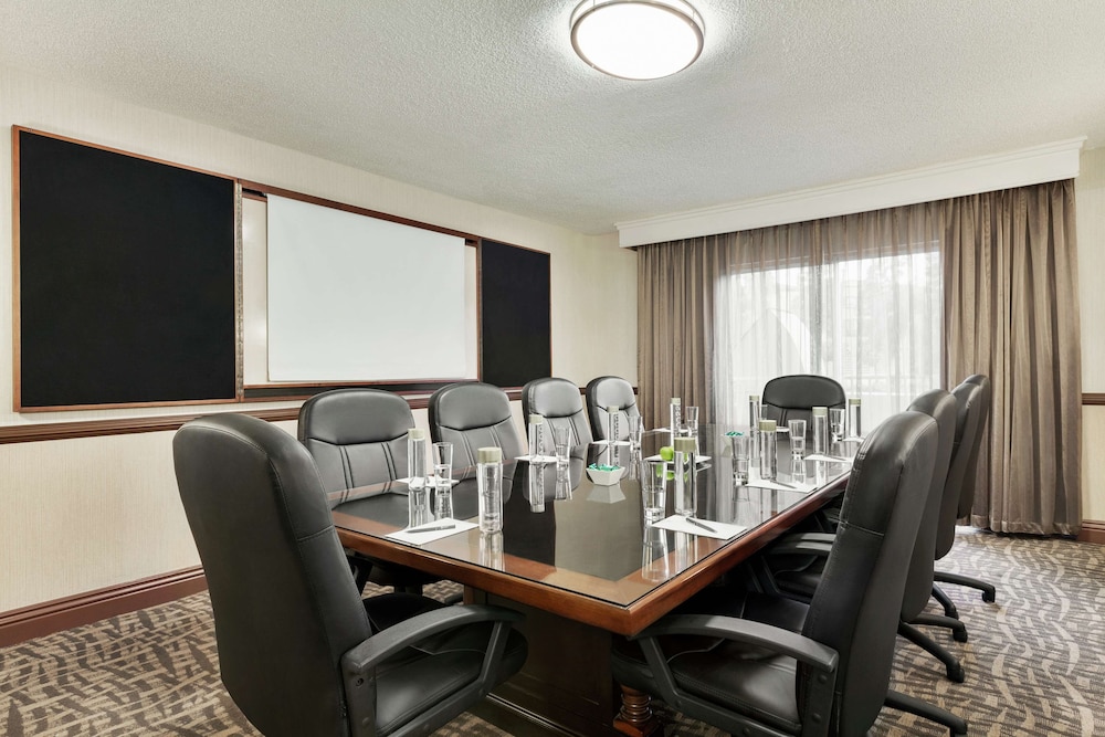 Embassy Suites by Hilton Santa Ana Orange County Airport - photo 50