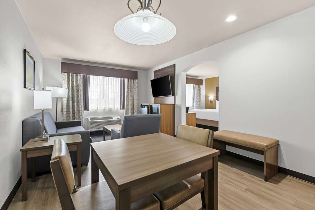 Best Western Plus Caldwell Inn & Suites - photo 31