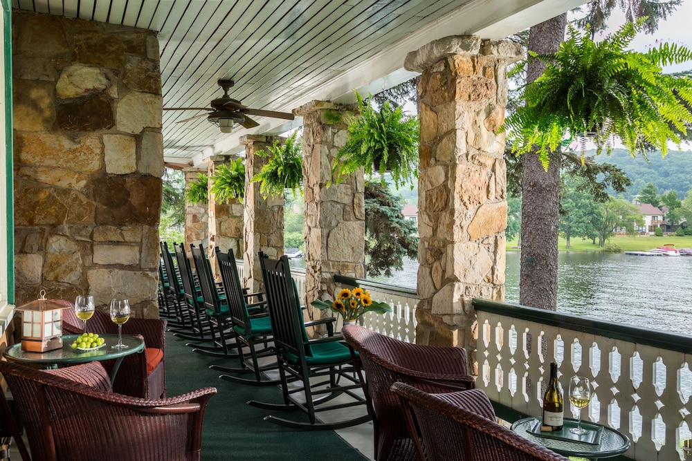 Lake Pointe Inn - featured photo